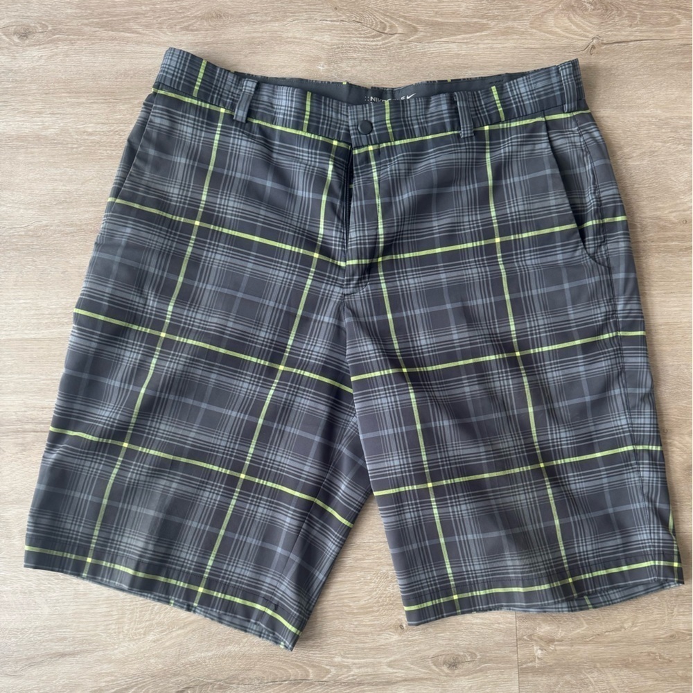 Nike Golf‎ Tour Performance Green Gray Plaid Shorts Size 36
